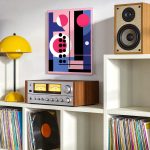 Roze Compositie in Balans, Abstract & Modern schilderij aan de muur in interieur