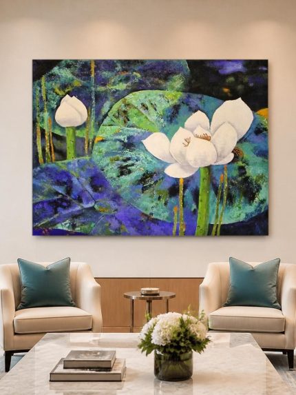Lotusbloemen in Nachtblauw, Bloemen & Stilleven schilderij aan de muur in interieur