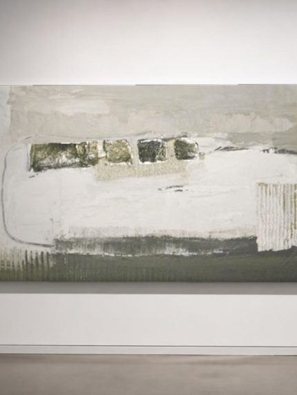 Stille Vlakken in Olijf, Abstract & Modern schilderij aan de muur in interieur