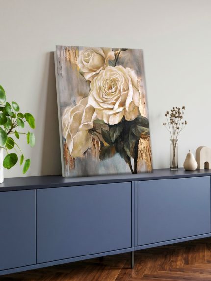 Witte rozen met gouden glans, Bloemen & Stilleven schilderij aan de muur in interieur