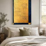Goud en Blauw in Balans, Abstract & Modern schilderij aan de muur in interieur