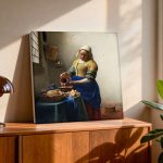 Het Melkmeisje (naar Vermeer), Mensen & Portretten schilderij aan de muur in interieur