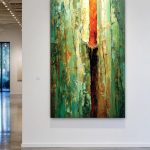 Verticale Gloed in Groen, Abstract & Modern schilderij aan de muur in interieur