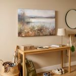 Veldbloemen bij het Meer, Bloemen & Stilleven schilderij aan de muur in interieur