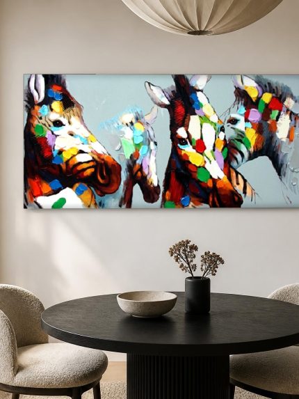 Kleurrijke Giraffen in Rij, Dieren schilderij aan de muur in interieur