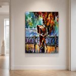 Innige Omhelzing in de Herfstregen, Mensen & Portretten schilderij aan de muur in interieur