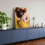 Elegante Geisha in Goud, Mensen & Portretten schilderij aan de muur in interieur