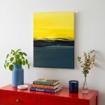 Gele Gloed boven Zee, Natuur & Landschap schilderij aan de muur in interieur