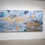 Gouden Aderen in Zilverblauw, Abstract & Modern schilderij aan de muur in interieur