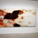 Sporen in Roest, Abstract & Modern schilderij aan de muur in interieur